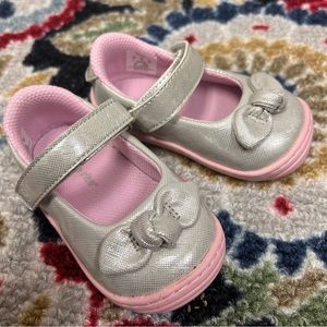 Stride Rote Silver Bowtie and Pink Mary Jane, sz 4m